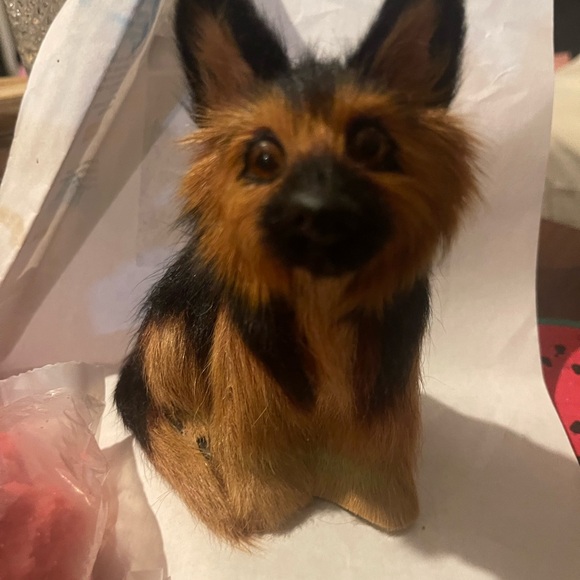 Real fur German Shepard model - Picture 2 of 5